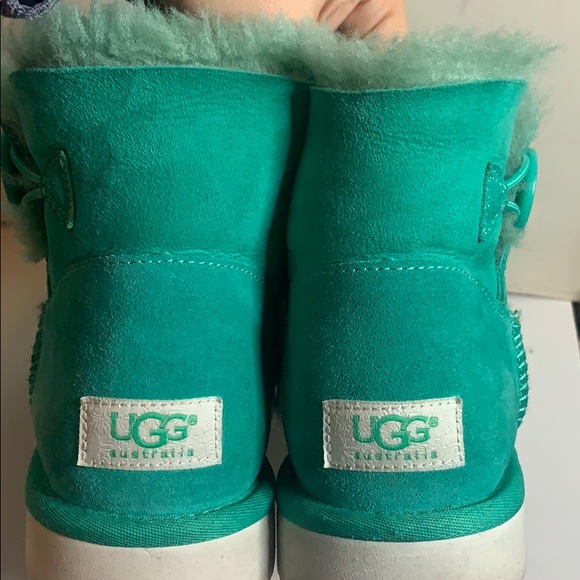 UGGS - Picture 5 of 5